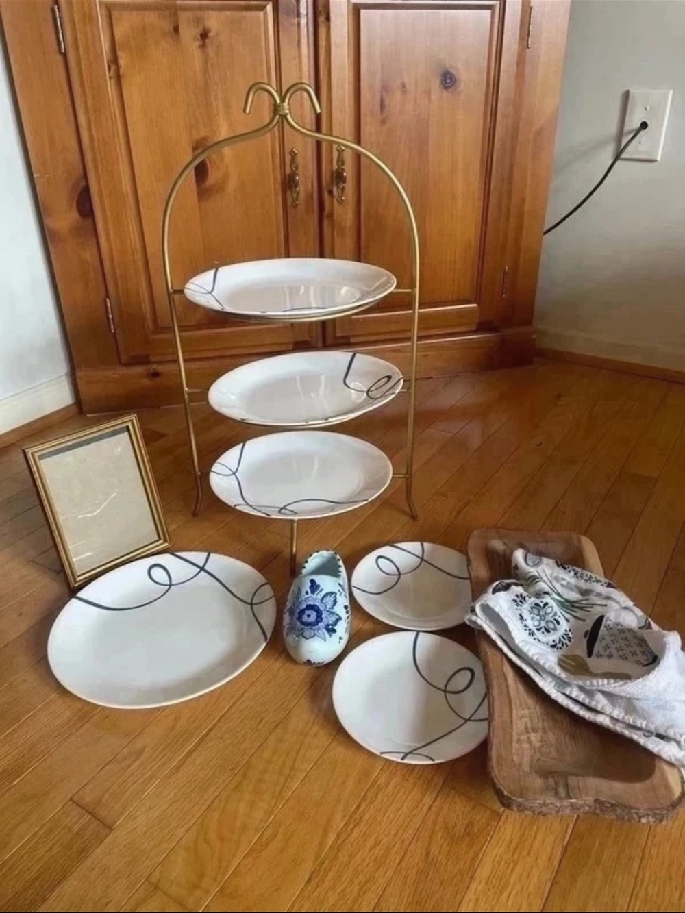 v i n t a g e : 3-Tier Gold Serving Stand granny cottage core lot.